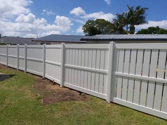 Devon semi-privacy PVC fence, available in 1200mm or 1830mm high x 2400mm wide panels. Stylish look installation. Durable, low-maintenance, withstands New Zealand’s extreme weather conditions, and can be stepped or sloped.