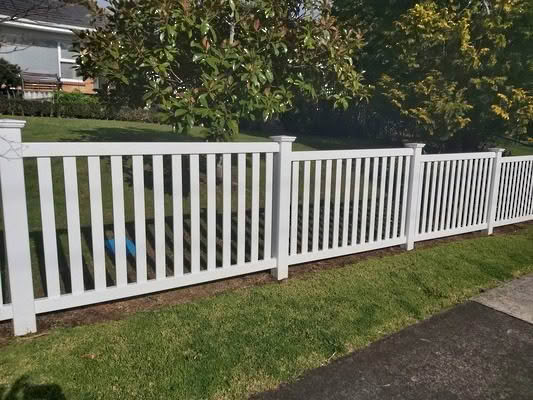 MED PVC pool fencing, 1200mm high x 2400mm wide panels. Versatile design suitable as perimeter or pool fence. When used for pools, complies with New Zealand pool regulations with compliant gate options. Installed at a modern home.